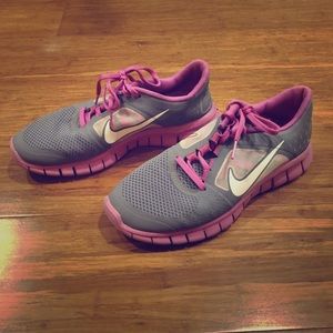 Nike Running Shoes fits size 7-7.5
